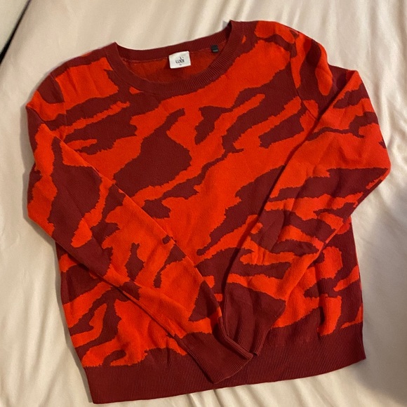 CAbi Sweaters - Cabi Red Camo Crewneck Sweater Sz M